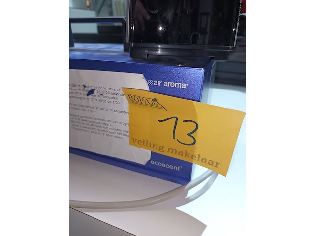 Lot 13 - aroma diffuser - afbeelding 2 van  3