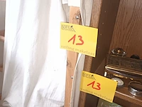 Lot 13 - boekenkast en houten rekje - afbeelding 3 van  4
