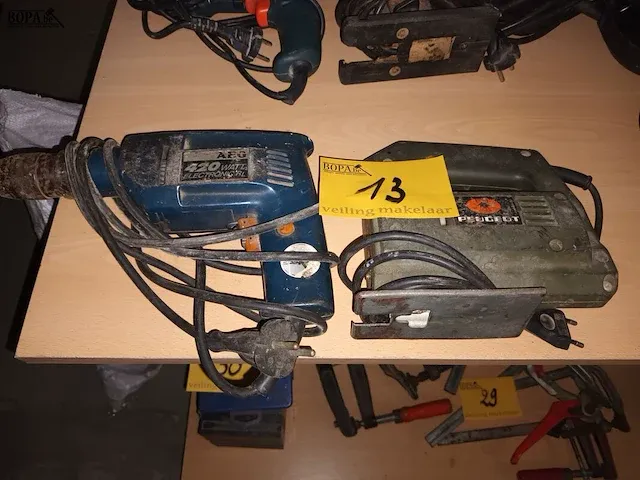 Lot 13 - boormachine en afkortzaag - afbeelding 1 van  3