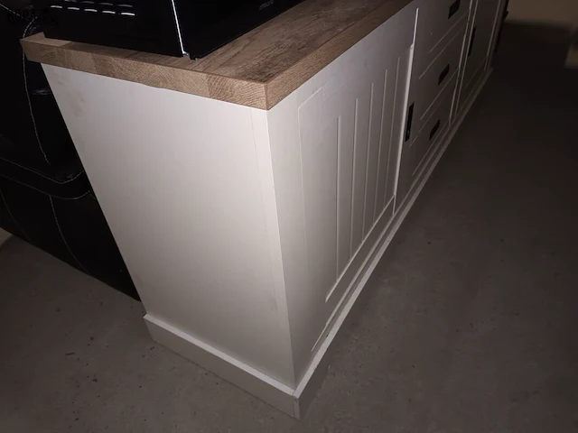 Lot 13 - dressoir kast - afbeelding 2 van  4