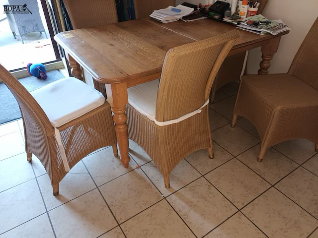 Lot 13 - eetkamerstoelen. 6 stuks - afbeelding 2 van  4