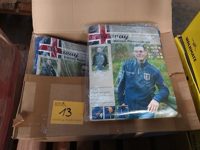 Lot 13 - heren fleece jas. 9 stuks - afbeelding 1 van  2