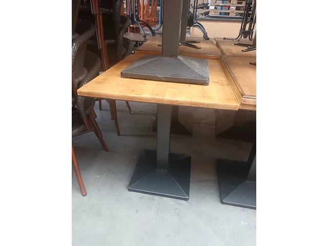 Lot 13 - horeca tafel hilma. 29 stuks - afbeelding 3 van  5