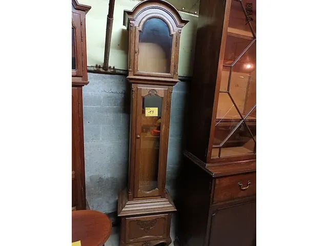 Lot 13 - kast voor staande klok - afbeelding 1 van  5