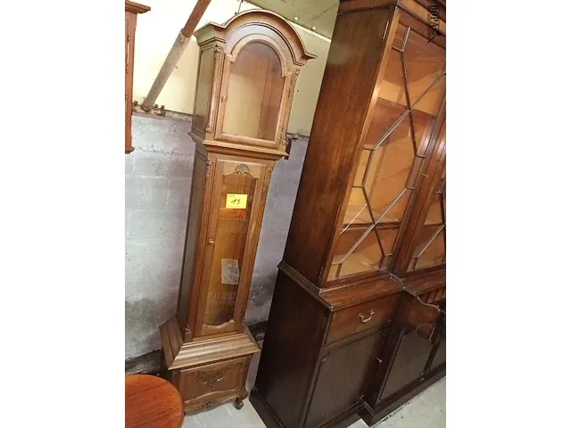 Lot 13 - kast voor staande klok - afbeelding 2 van  5