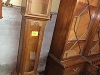 Lot 13 - kast voor staande klok - afbeelding 2 van  5