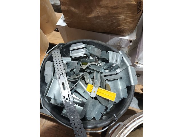 Lot 13 - lot bevestigingsstukken - afbeelding 4 van  6