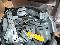 Lot 13 - lot bevestigingsstukken - afbeelding 4 van  6