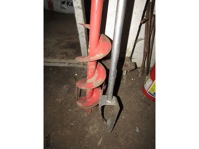 Lot 13 - manuele grondboor. 2 stuks - afbeelding 2 van  2