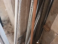 Lot 13 - metalen buizen en profielen. 9 stuks - afbeelding 3 van  3
