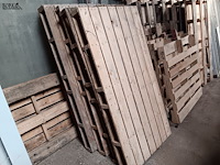 Lot 13 - palletten - afbeelding 1 van  3