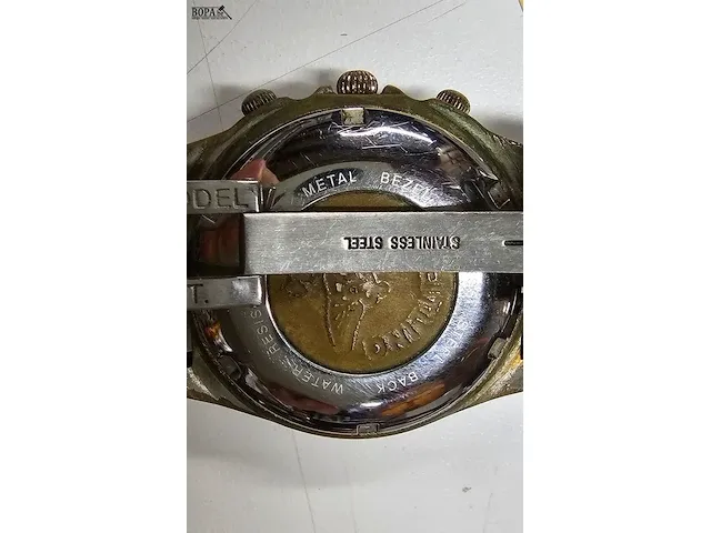Lot 13 - polshorloge merktekens breitling en rolex - afbeelding 8 van  13