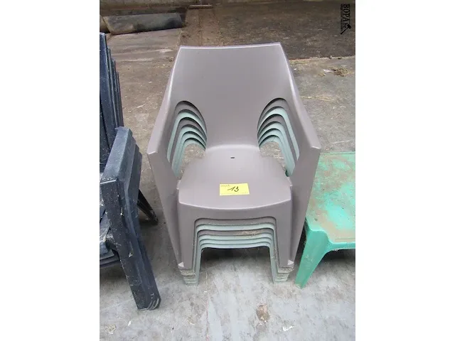 Lot 13 - pvc tuinstoelen - afbeelding 3 van  4
