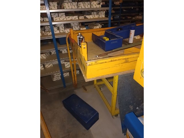 Lot 13 - schaarlift compact 10 met kooi - afbeelding 3 van  6