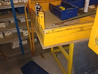 Lot 13 - schaarlift compact 10 met kooi - afbeelding 3 van  6