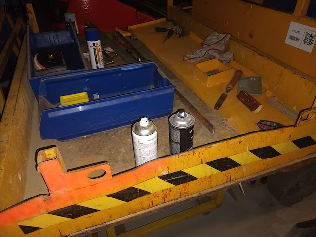 Lot 13 - schaarlift compact 10 met kooi - afbeelding 4 van  6