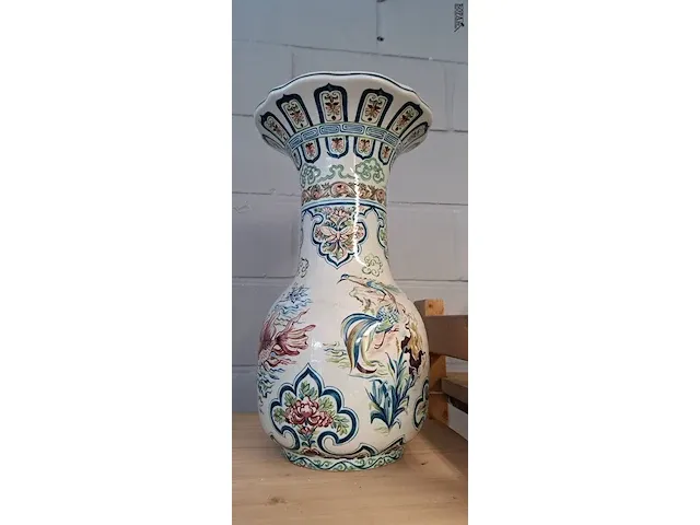 Lot 13 - set van 2 vazen waaronder 1 boch belgium - afbeelding 4 van  7