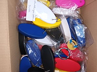 Lot 13 - sleutelhangers en musketons - afbeelding 2 van  3