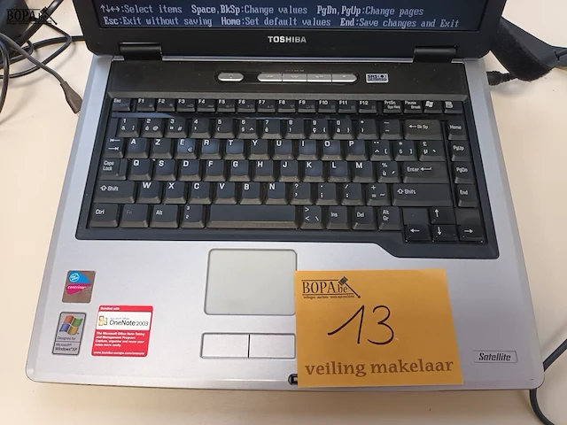Lot 13 - toshiba laptop - afbeelding 2 van  4