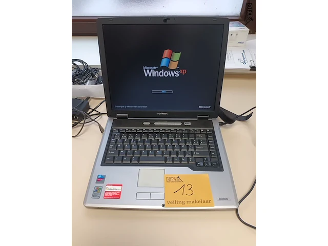 Lot 13 - toshiba laptop - afbeelding 3 van  4