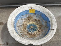 Lot 13 - vintage tuinschaal beton - afbeelding 2 van  4