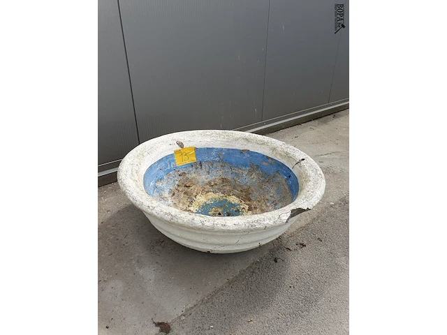 Lot 13 - vintage tuinschaal beton - afbeelding 4 van  4