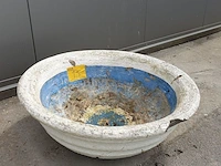 Lot 13 - vintage tuinschaal beton - afbeelding 4 van  4
