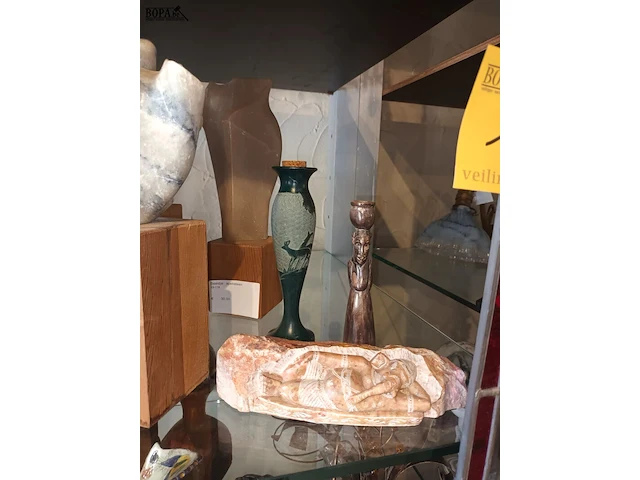 Lot 130 - decoratie in natuursteen. 8 stuks - afbeelding 2 van  4