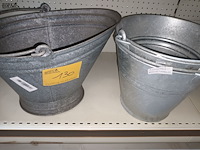 Lot 130 - metalen emmers. 3 stuks - afbeelding 1 van  3