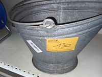 Lot 130 - metalen emmers. 3 stuks - afbeelding 2 van  3