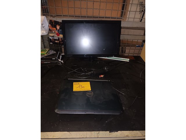 Lot 130 - portable dell en scherm - afbeelding 1 van  2