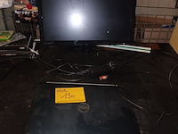 Lot 130 - portable dell en scherm - afbeelding 1 van  2