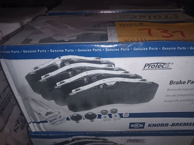 Lot 131 - brake pad set protecs. 6 stuks - afbeelding 3 van  3