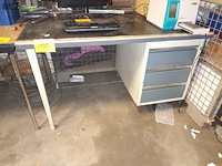 Lot 131 - bureau - afbeelding 1 van  3