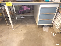 Lot 131 - bureau - afbeelding 2 van  3