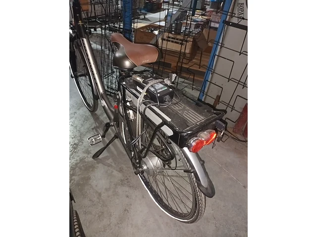 Lot 131 - elektrische damesfiets granville - afbeelding 2 van  5
