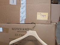 Lot 131 - groot lot kleerhangers - afbeelding 1 van  3
