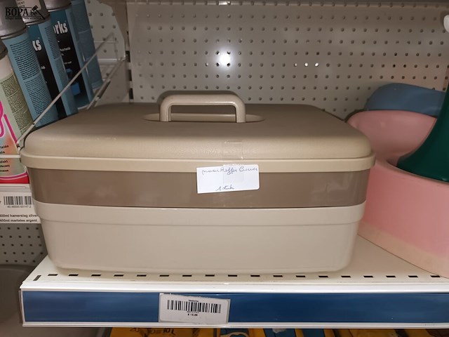 Lot 131 - huisraad in pvc. 19 stuks - afbeelding 5 van  6