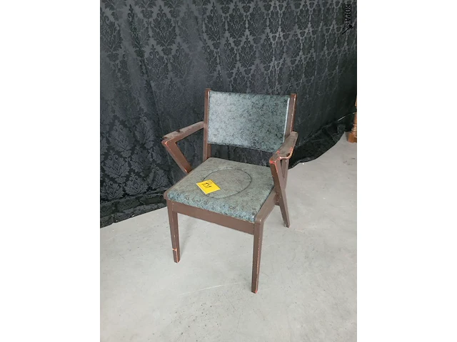 Lot 131 - knoll decoene stoel - afbeelding 2 van  3