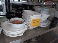 Lot 131 - kommen en schalen - afbeelding 1 van  4