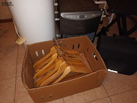 Lot 131 - lot huisraad. 13 stuks - afbeelding 3 van  6