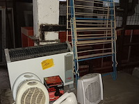 Lot 131 - verwarmingstoestellen en mixer - afbeelding 1 van  3