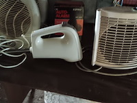 Lot 131 - verwarmingstoestellen en mixer - afbeelding 3 van  3