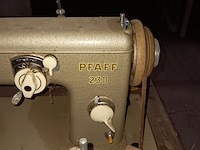 Lot 132 - kastje met naaimachine pfaff - afbeelding 3 van  3