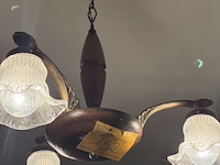 Lot 132 - luchter in hout met glazen kapjes - afbeelding 3 van  3