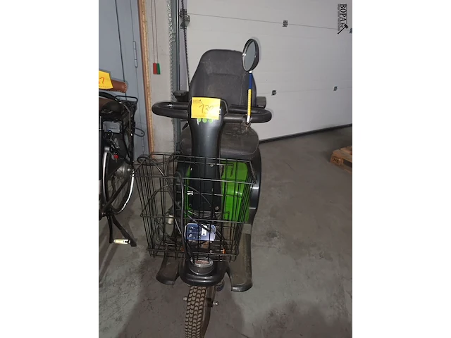 Lot 132 - scootmobiel mezzo 3 - afbeelding 1 van  5