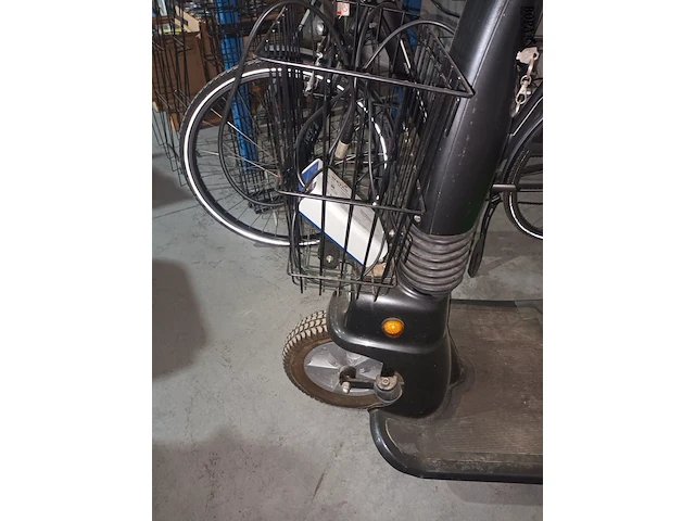 Lot 132 - scootmobiel mezzo 3 - afbeelding 3 van  5