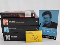 Lot 132 - serie boeken, s. larsson, romans, 5 stuks - afbeelding 1 van  1
