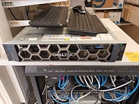 Lot 132 - serverkast met inhoud en schermen - afbeelding 2 van  6