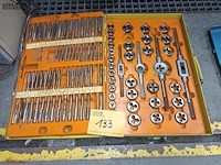 Lot 133 - draadtrekset - afbeelding 1 van  3